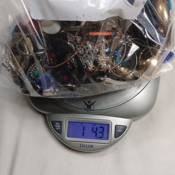 Assorted Jewelry Collection - Picture 10 of 10